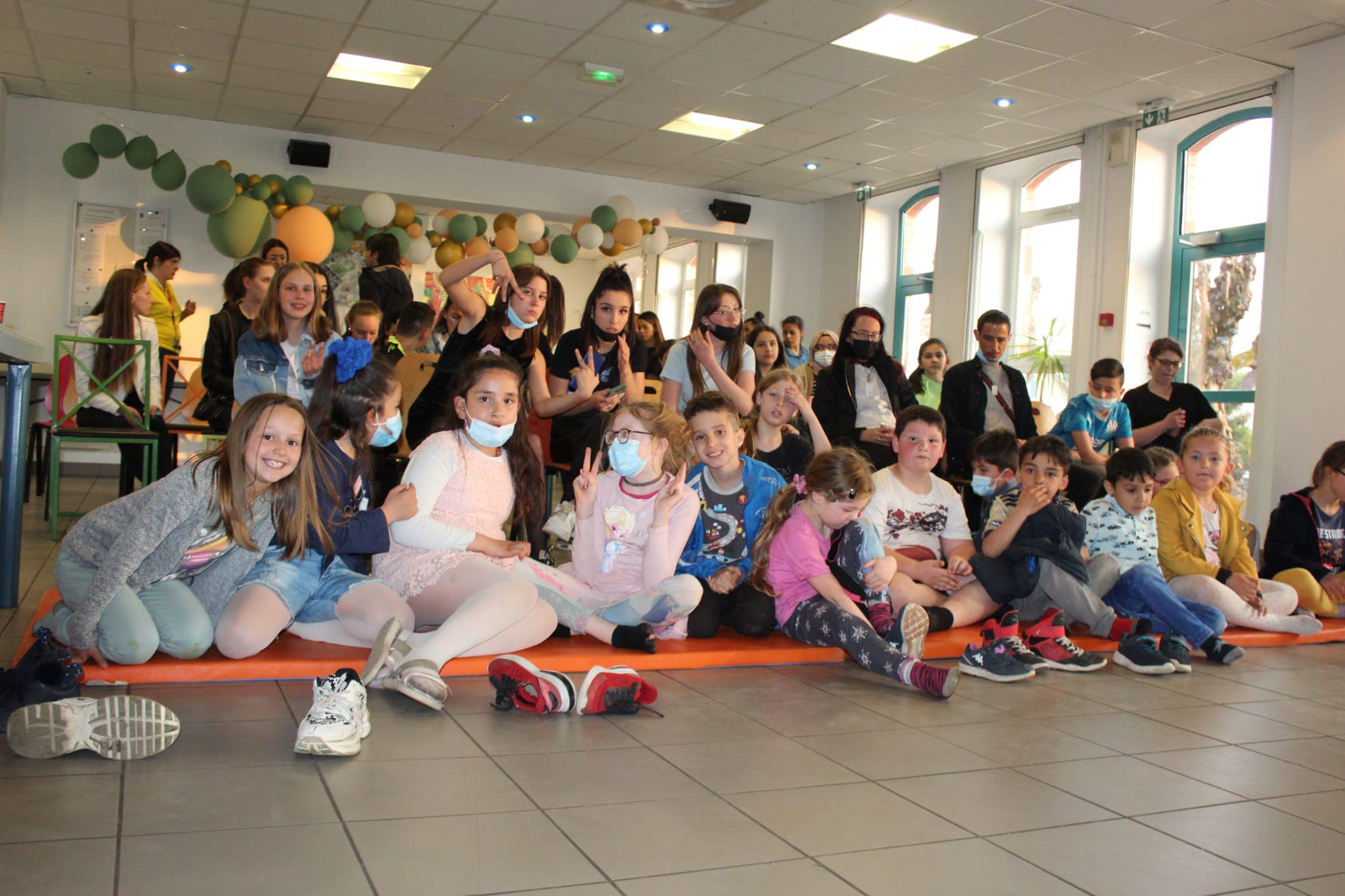 photo de groupe des enfants graine de citoyen